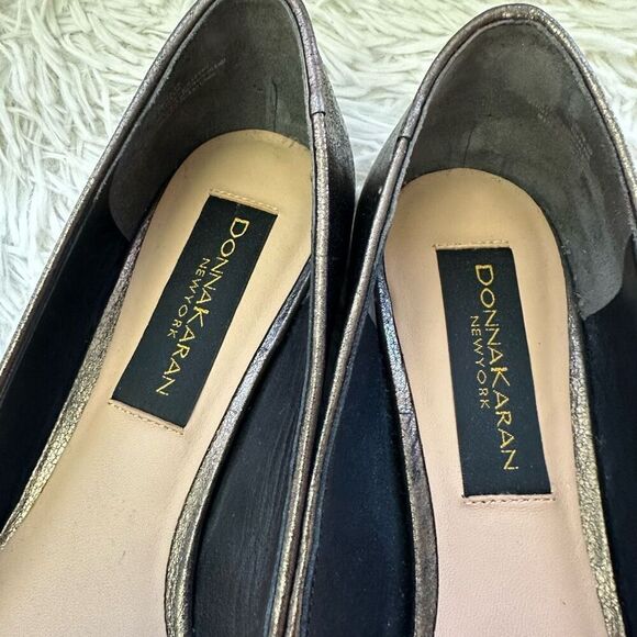 Donna Karan Metallic Pewter Leather SlipOn Loafers Almond Toe sz 8M Classic Chic - Picture 5 of 8